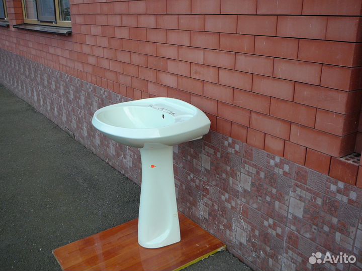 Новая сантехника унитазы