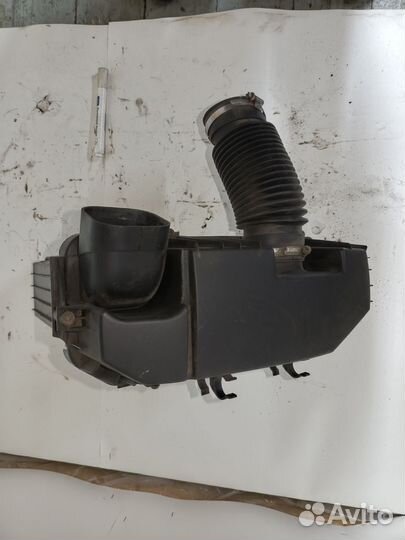 Корпус воздушного фильтра Peugeot 407