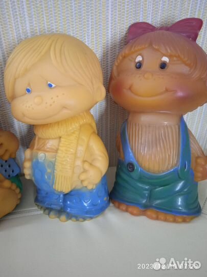 Большие резиновые игрушки