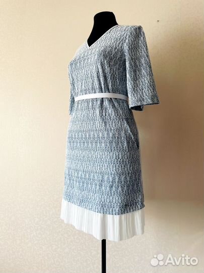 Голубое платье