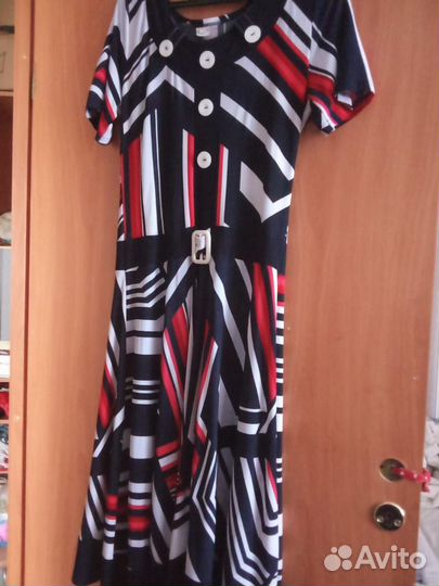 Продам женское платье