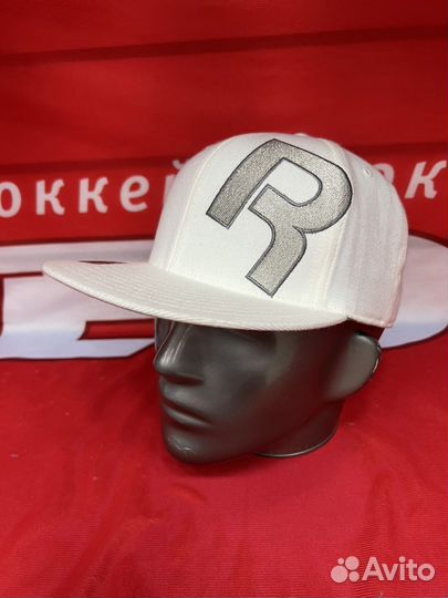 Бейсболка snapback Reebok white L/XL