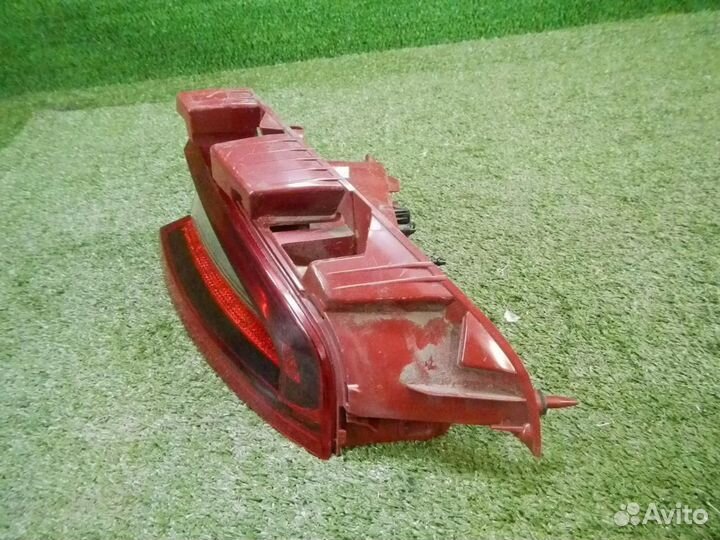 Фонарь задний наружный правый Kia Stinger