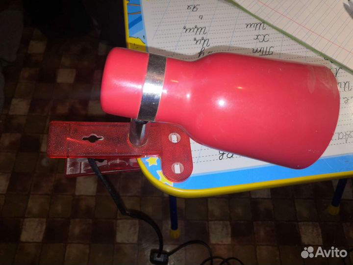 Лампа настольная на прищепке