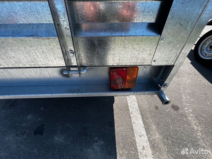 Прицеп на легковой автомобиль