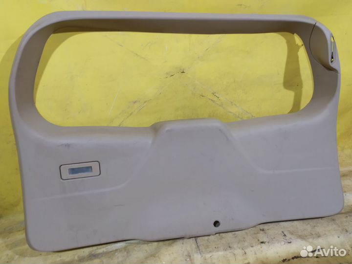 Обшивка двери багажника Cadillac SRX 2003-09