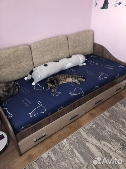 Кровать