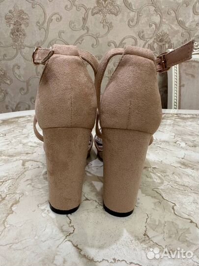 Босоножки на каблуке,36 размер