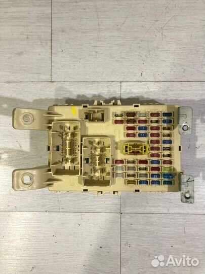 Блок предохранителей KIA RIO 3 1.4 мт седан