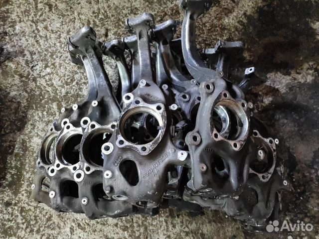 Кулак поворотный передний правый Ауди