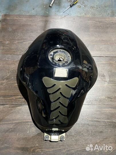 Бензобак для Suzuki GSX650F