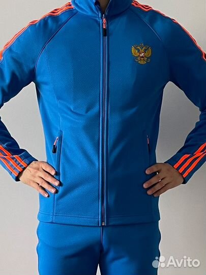 Разминочный костюм