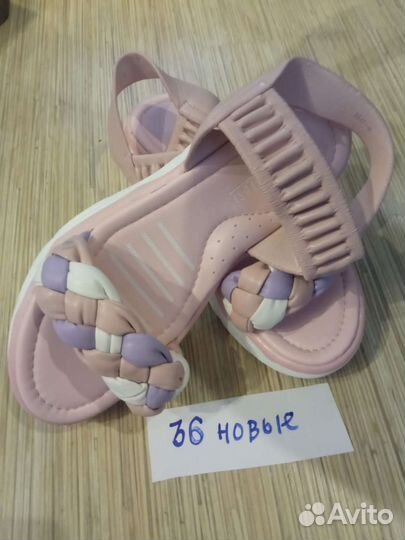 Сандали детские новые