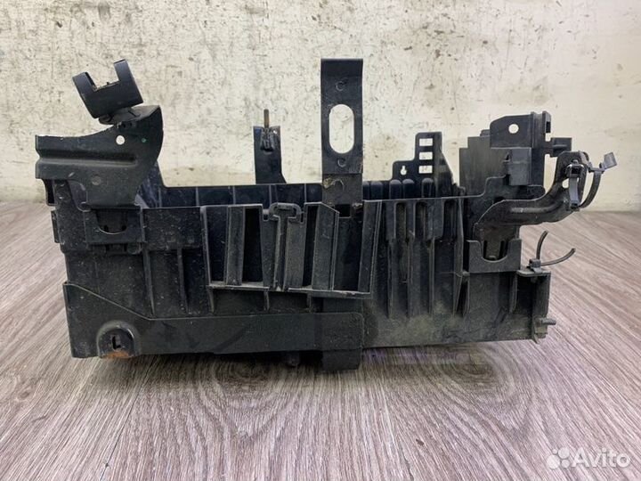 Полка аккумулятора Opel Astra J