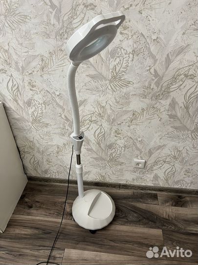 Лампа косметологическая лупа