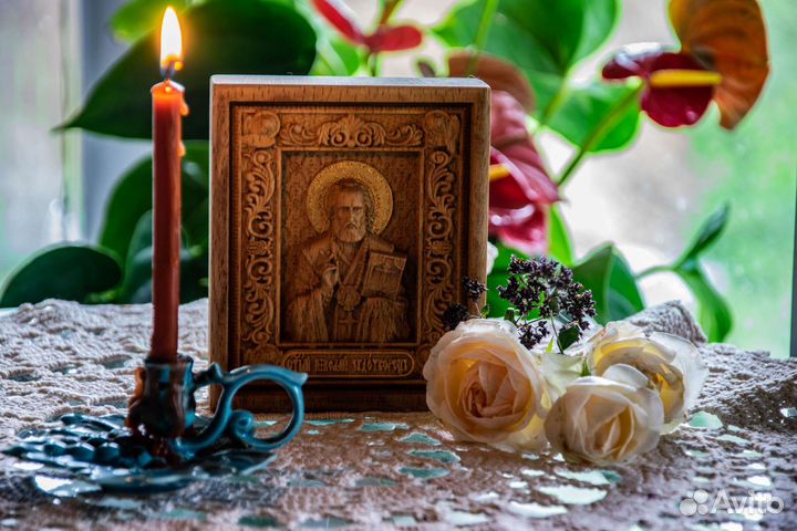 Икона резная Николай Чудотворец