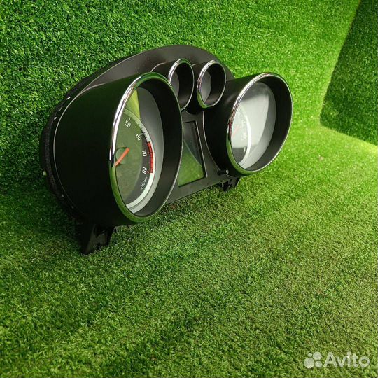 Панель приборов (щиток) Opel Astra J GTC 2012