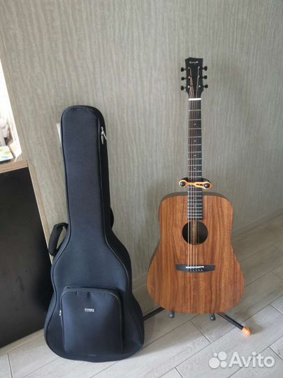 Акустическая гитара