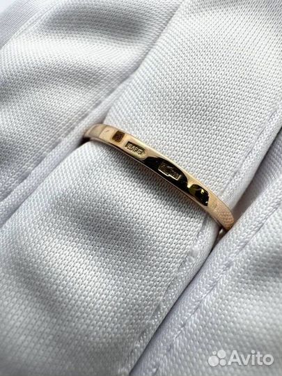 Золотое кольцо с камнем 18р