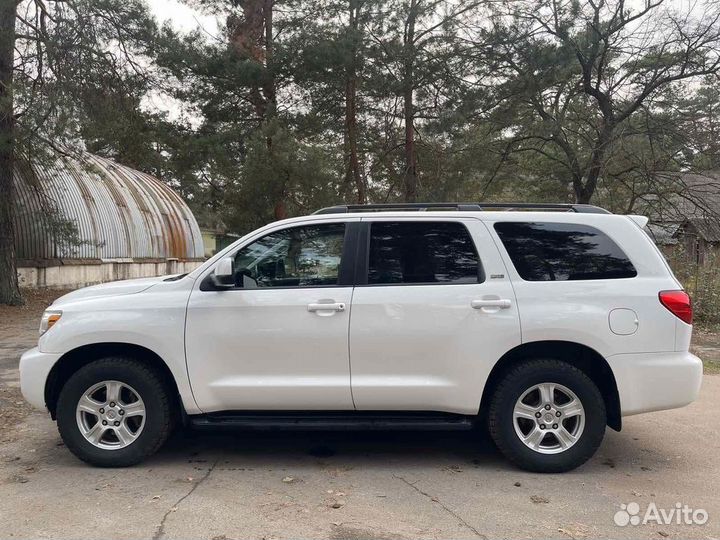 Запчасти б/у Toyota Sequoia