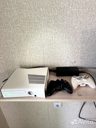 Xbox 360 freeboot +43 игры, 2 джойстика