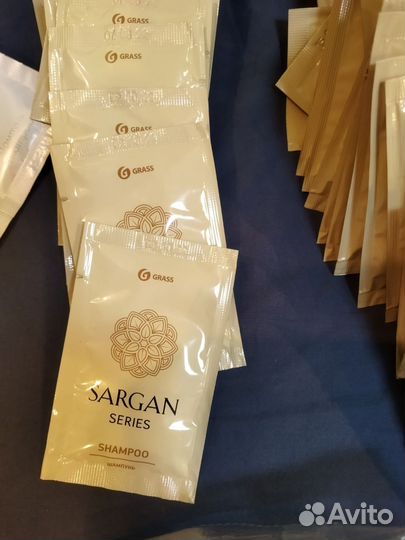 Зубные наборы, шампуни, гели, тапочки одноразовые