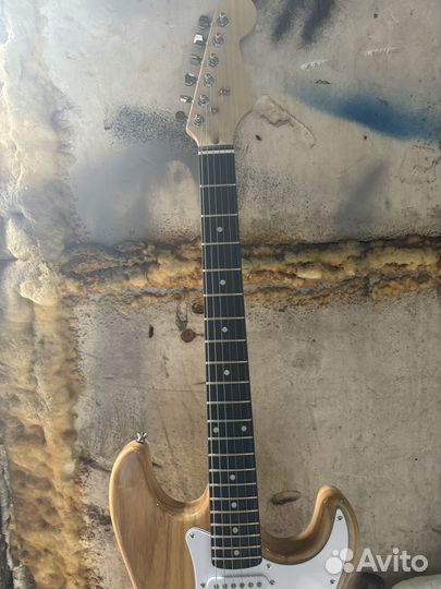 Электрогитара