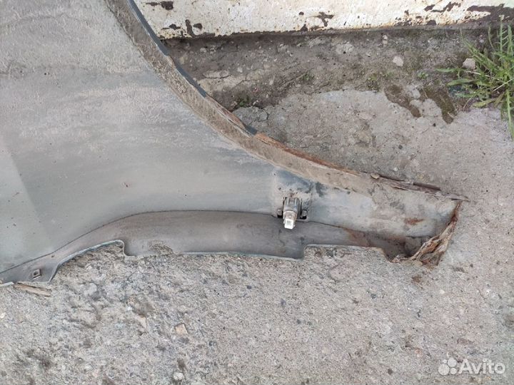 Крыло левое Peugeot 406 дорестайлинг