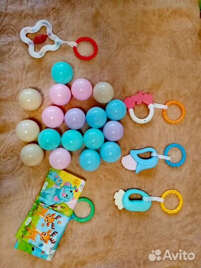Развивающий коврик-манеж с игрушками и шариками