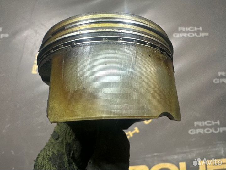 Поршень Mercedes-Benz S-Class W220 113.966