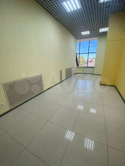 Кабинет с окном у метро Озерки 26 м²