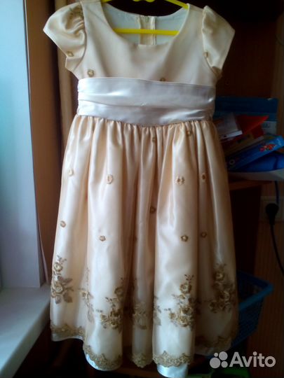 Платье нарядное