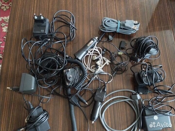 Зарядное устройство для телефона одним лотом