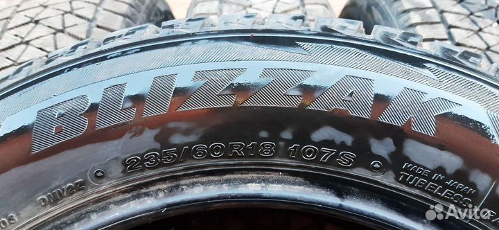 Bridgestone Blizzak DM-V2 235/60 R18 107