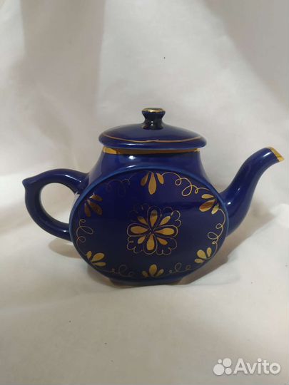 Фарфоровый чайник. ссср. 1960. Гжель