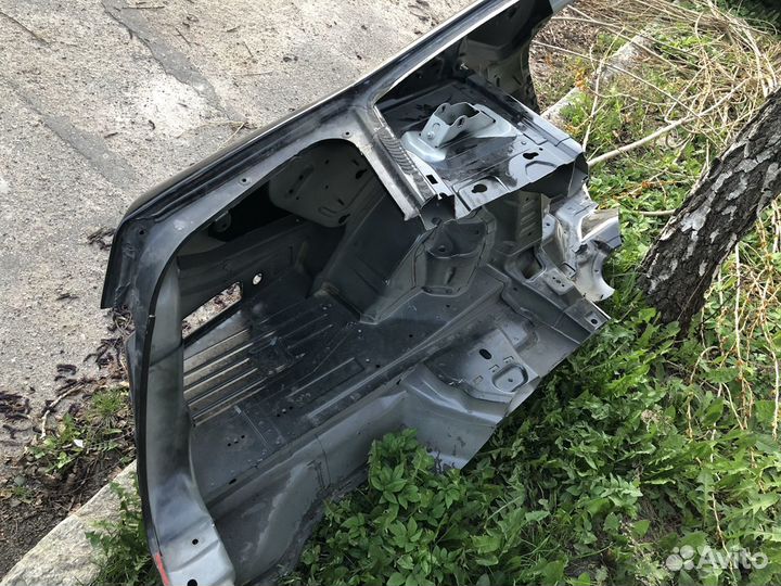 Крыло заднее левое Mercedes W204 C-Class