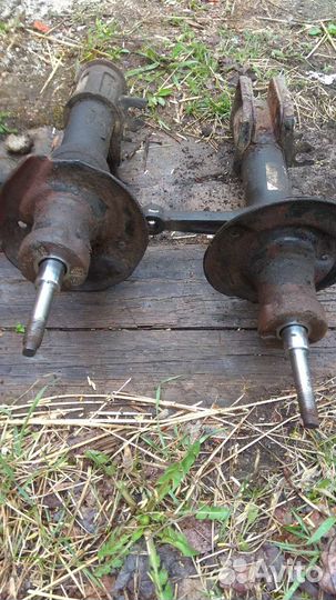 Передние стойки б/у калина