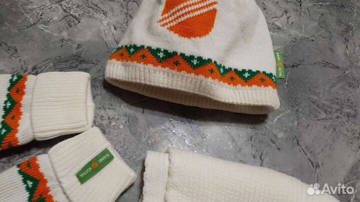 Шапка шарф и варежки зимние новые