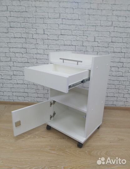 Тележка косметологическая с ящиками