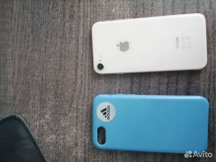 Телефон iPhone 8 64 gb
