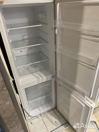 Холодильник Hi HCD014502W