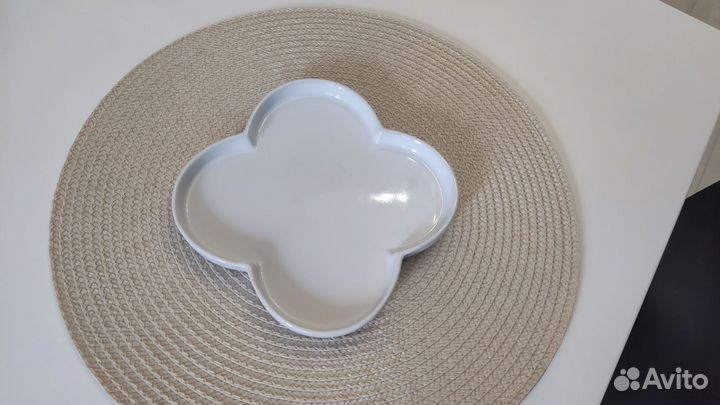 Посуда для сервировки стола