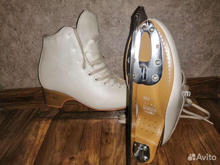 Фигурные коньки edea