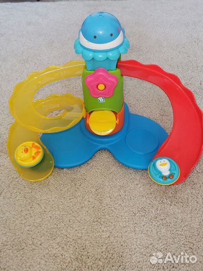 Игрушки для малыша (кубики, машинки, горка)