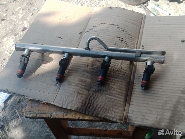 Топливная рампа с форсунками Chery amulet a15 88л