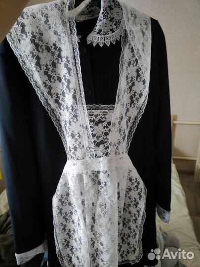 Школьная форма с белым фартуком