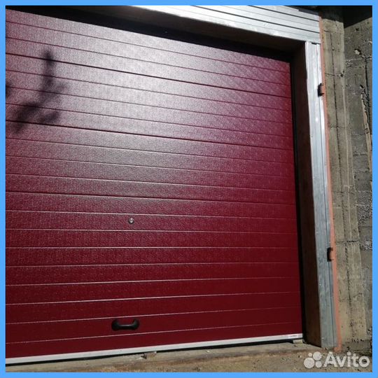 Гаражные секционные ворота DoorHan