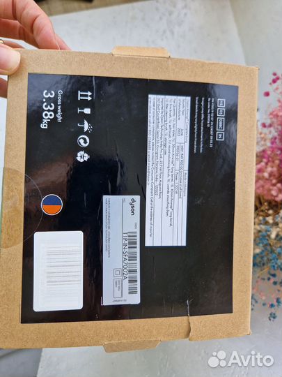 Коробка от стайлера dyson