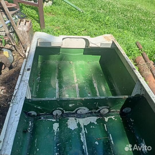 Лодка Романтика