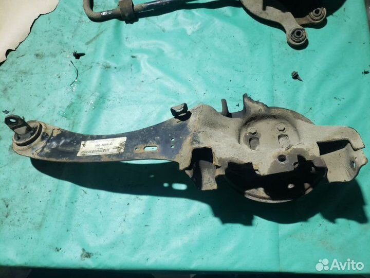 Рычаг поперечный задний правый Ford Focus 1 2.0